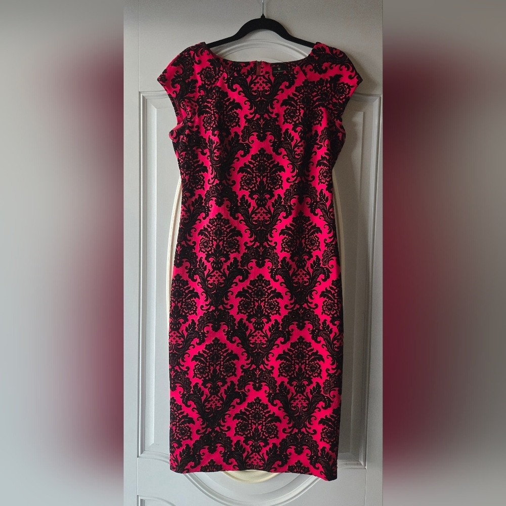 Worthington Flocked Red Velvet Baroque Bodycon Cap Sleeve Dress‎ – Size 6